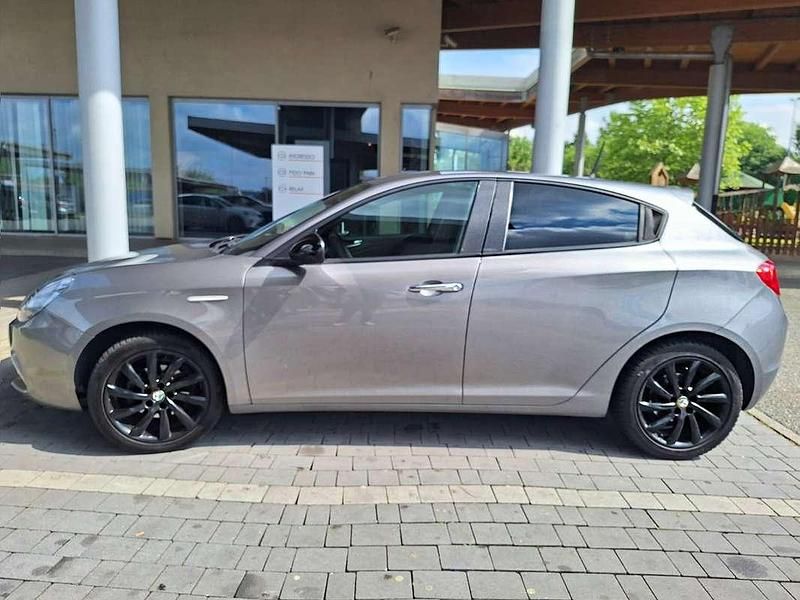 Usata Alfa Romeo Giulietta Exclusive 120 CV (88 kW) 2016 Grigio Utilitaria