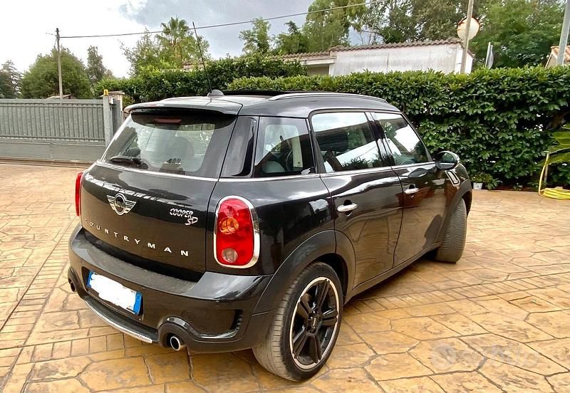 Käytetty Mini Countryman 143 HP (105 kW) 2014 Musta Katumaasturi