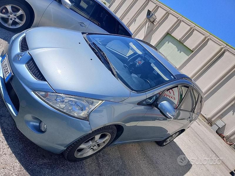 Usata Mitsubishi Grandis 136 CV (100 kW) 2010 Grigio Monovolume