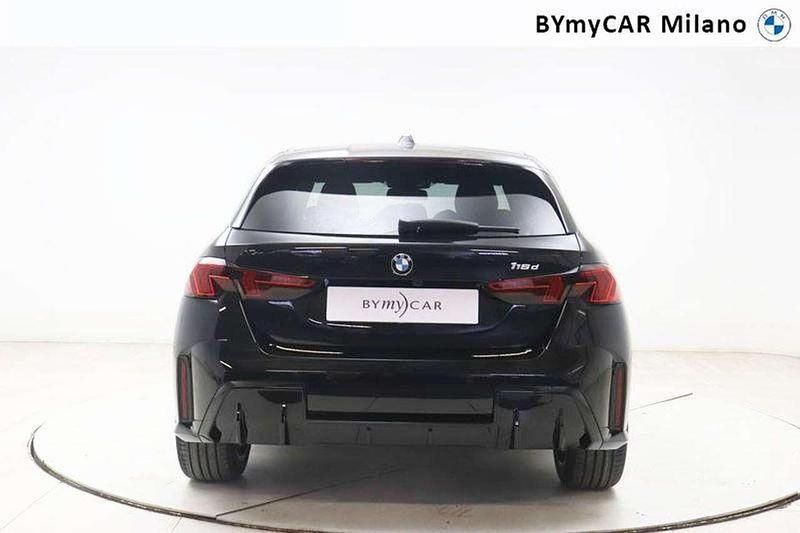 Usata BMW 118 M Sport 150 CV (110 kW) 2025 Black sapphire metallizzato Utilitaria