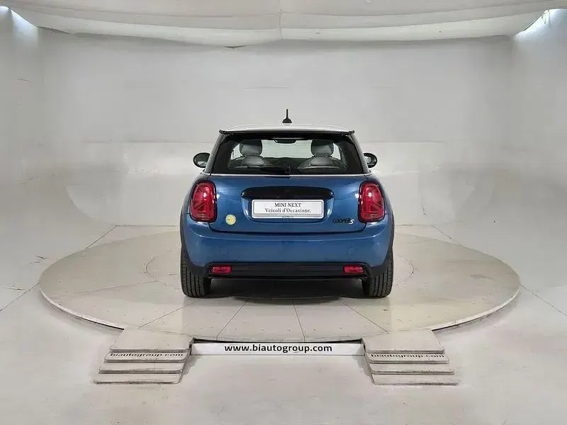 Usata Mini Cooper SE 134 kW (183 CV) 2023 Blu Utilitaria