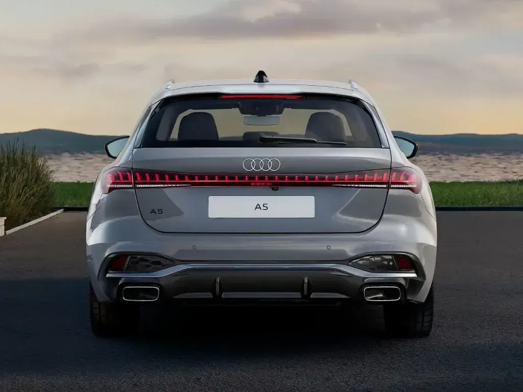 Nuova Audi A5 S-Line 252 CV (185 kW) 2026 Argento fioretto metallizzato Station wagon