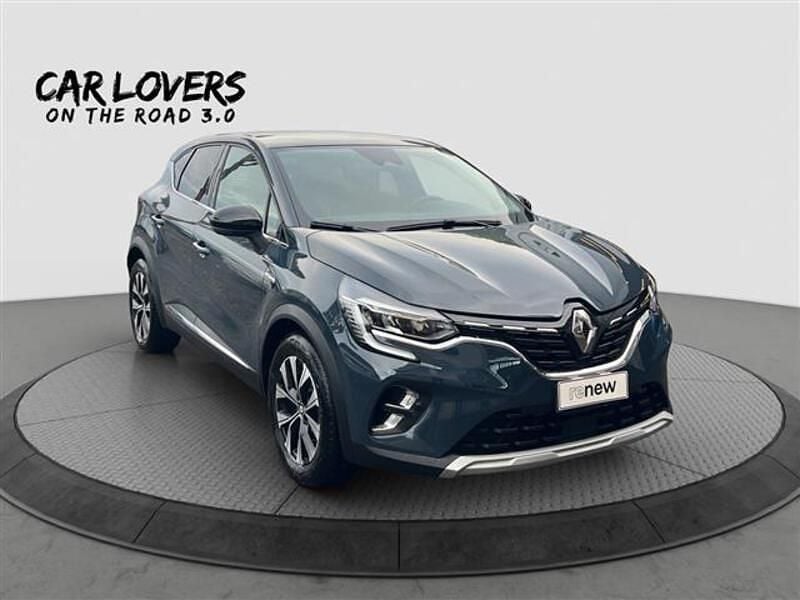 Usata Renault Captur Techno 145 CV (106 kW) 2023 Blu scuro SUV