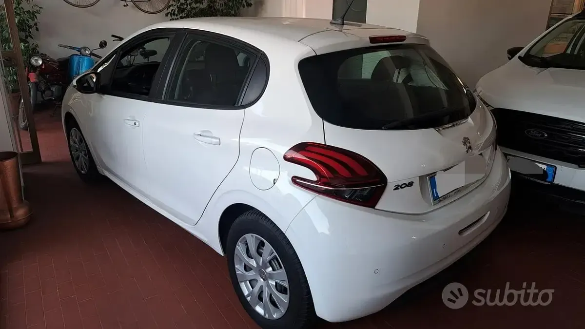 Usata Peugeot 208 Active 82 CV (60 kW) 2019 Grigio Utilitaria