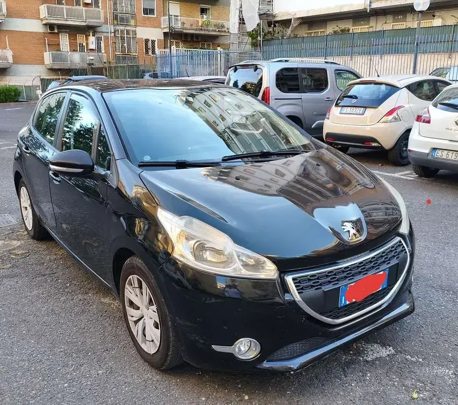 Usata Peugeot 208 Access 68 CV (50 kW) 2013 Nero Utilitaria