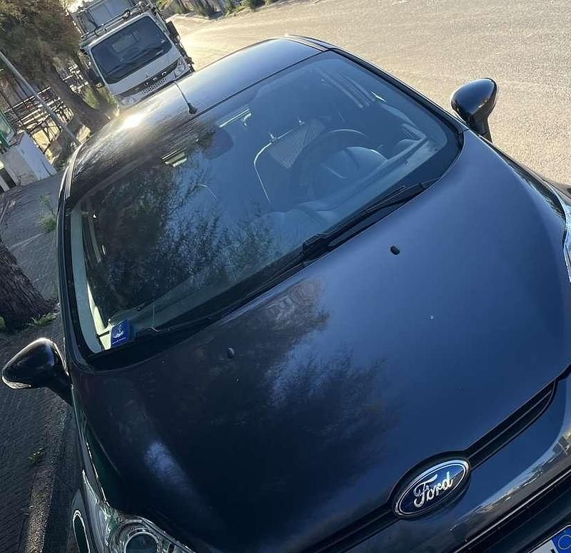 Usata Ford Fiesta Titanium 68 CV (50 kW) 2010 Berlina