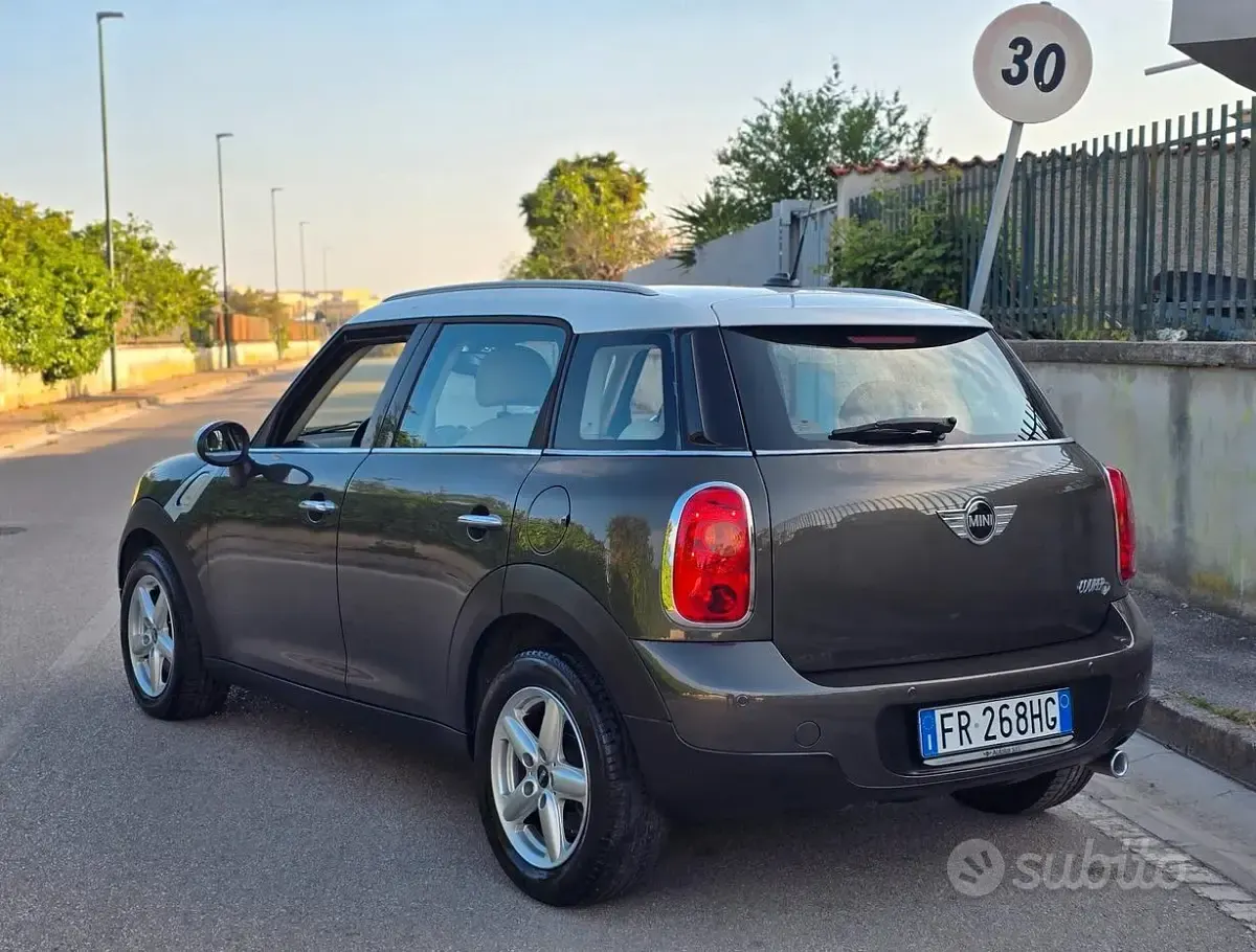 Usata Mini Countryman 111 CV (81 kW) 2012 Grigio SUV