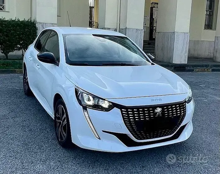 Usata Peugeot 208 101 CV (74 kW) 2022 Bianco Utilitaria