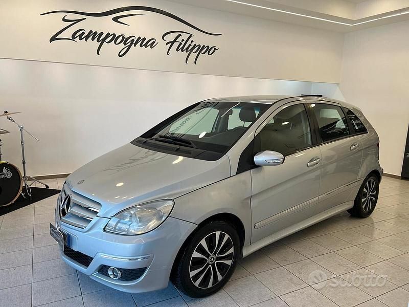 Usata Mercedes B180 110 CV (80 kW) 2008 Grigio Monovolume