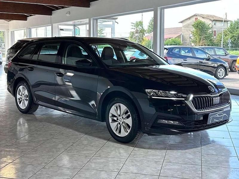 Usata Skoda Octavia Executive 150 CV (110 kW) 2023 Nero Station wagon
