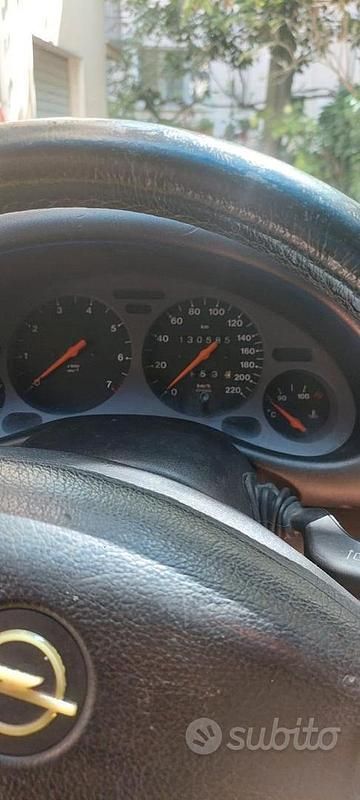 Usata Opel Tigra 90 CV (66 kW) 1999 Rosso Coupé