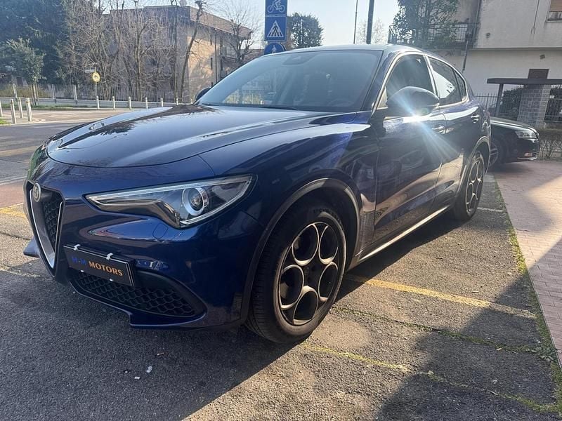 Usata Alfa Romeo Stelvio Business 160 CV (117 kW) 2020 Blu/azzurro SUV