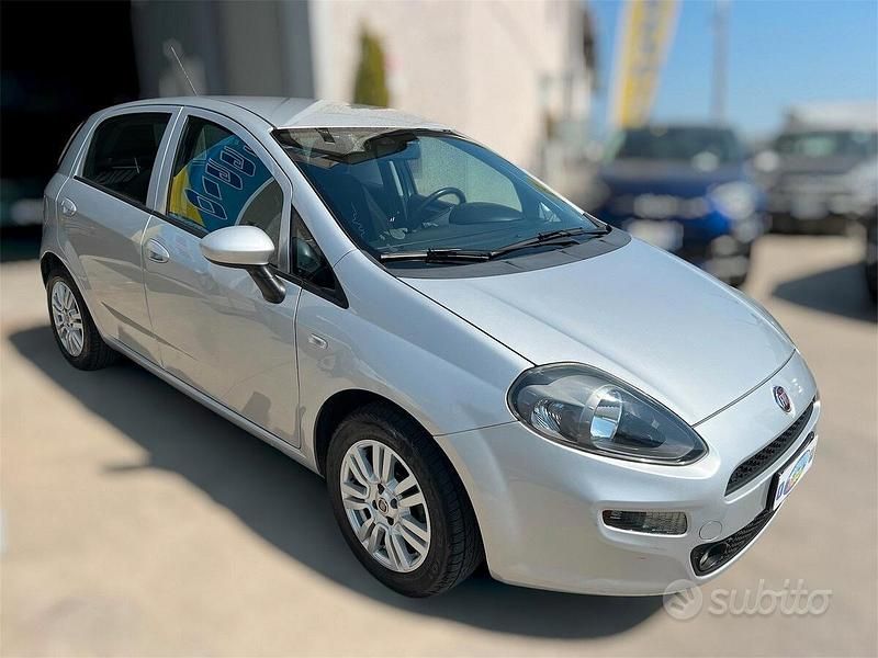 Usata Fiat Punto Lounge 69 CV (50 kW) 2015 Grigio Utilitaria