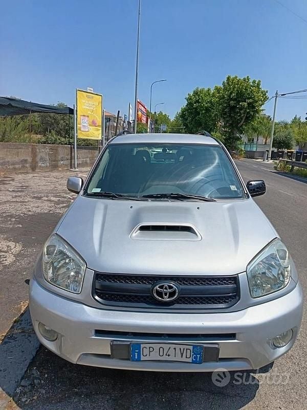 Usata Toyota RAV4 2004 Grigio SUV