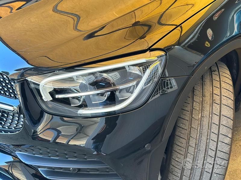 Usata Mercedes GLC300 Premium 245 CV (180 kW) 2021 Nero SUV