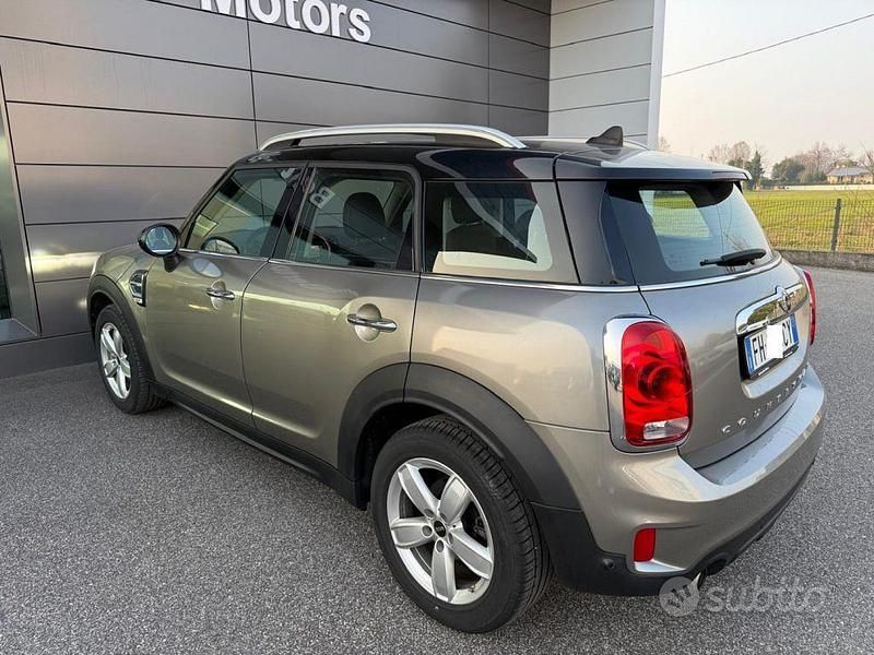 Usata Mini Cooper D Countryman Business 150 CV (110 kW) 2017 Grigio SUV