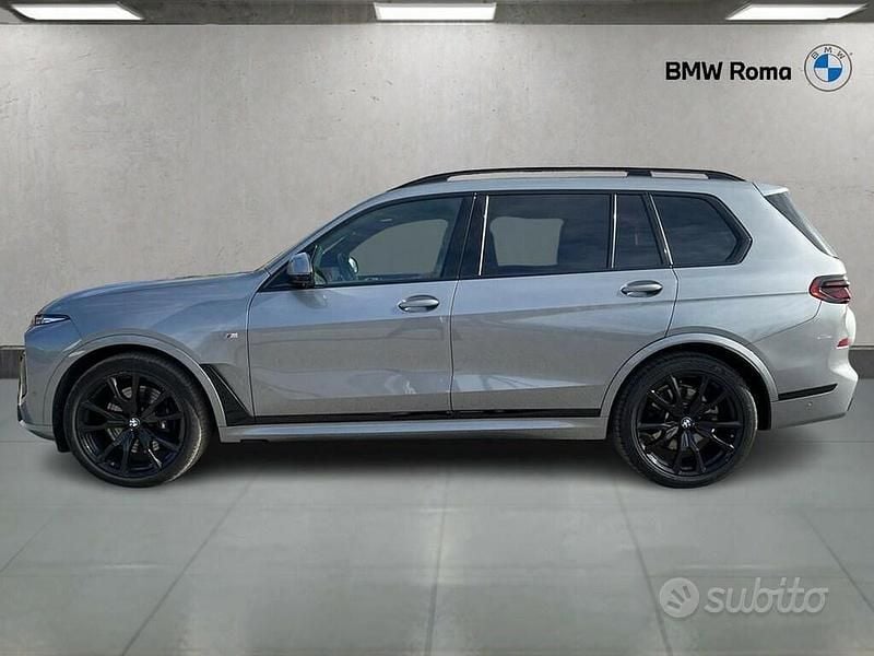 Usata BMW X7 M Sport 352 CV (258 kW) 2024 Skyscraper grey metallic SUV