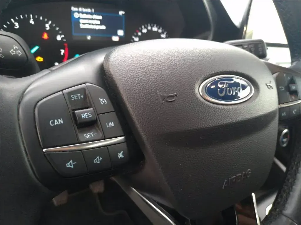 Usata Ford Focus Active 125 CV (91 kW) 2022 Grigio Berlina