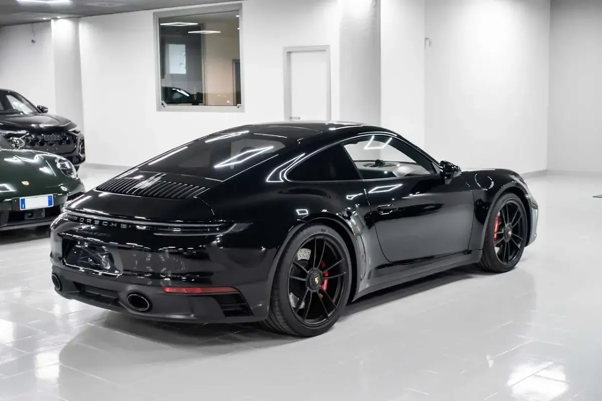 Usata Porsche 911 Carrera GTS 480 CV (353 kW) 2022 Nero jet Coupé