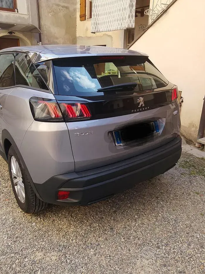 Usata Peugeot 3008 120 CV (88 kW) 2022 Grigio SUV