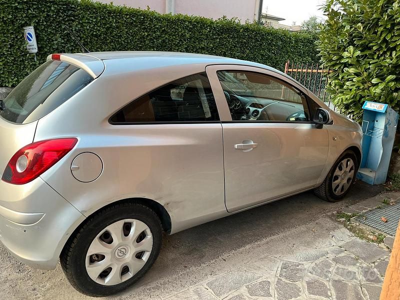 Usata Opel Corsa 2008 Grigio Utilitaria