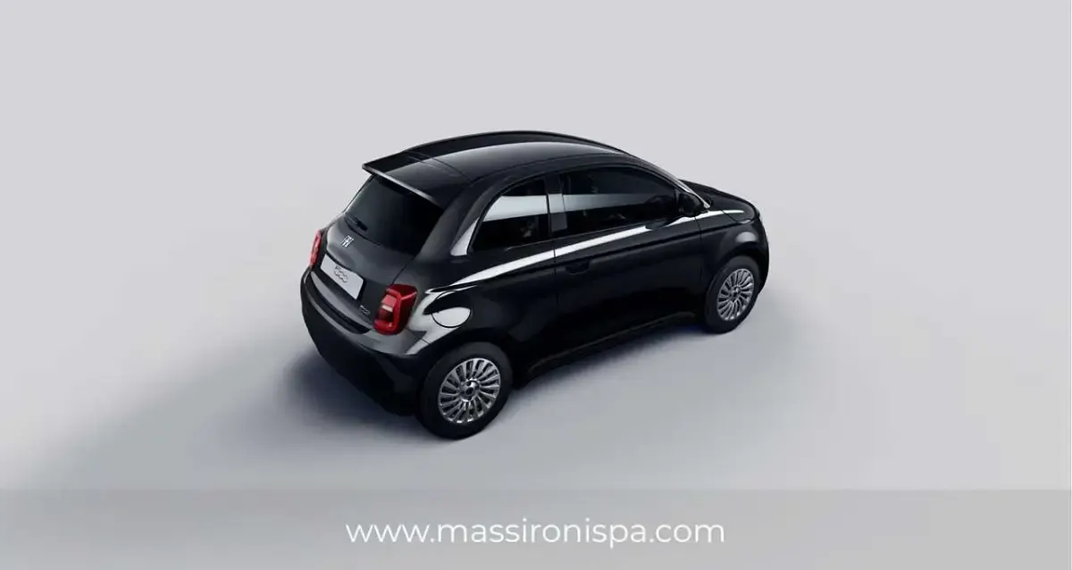 Nuova Fiat 500e Tech 86 kW (118 CV) 2026 Nero Berlina