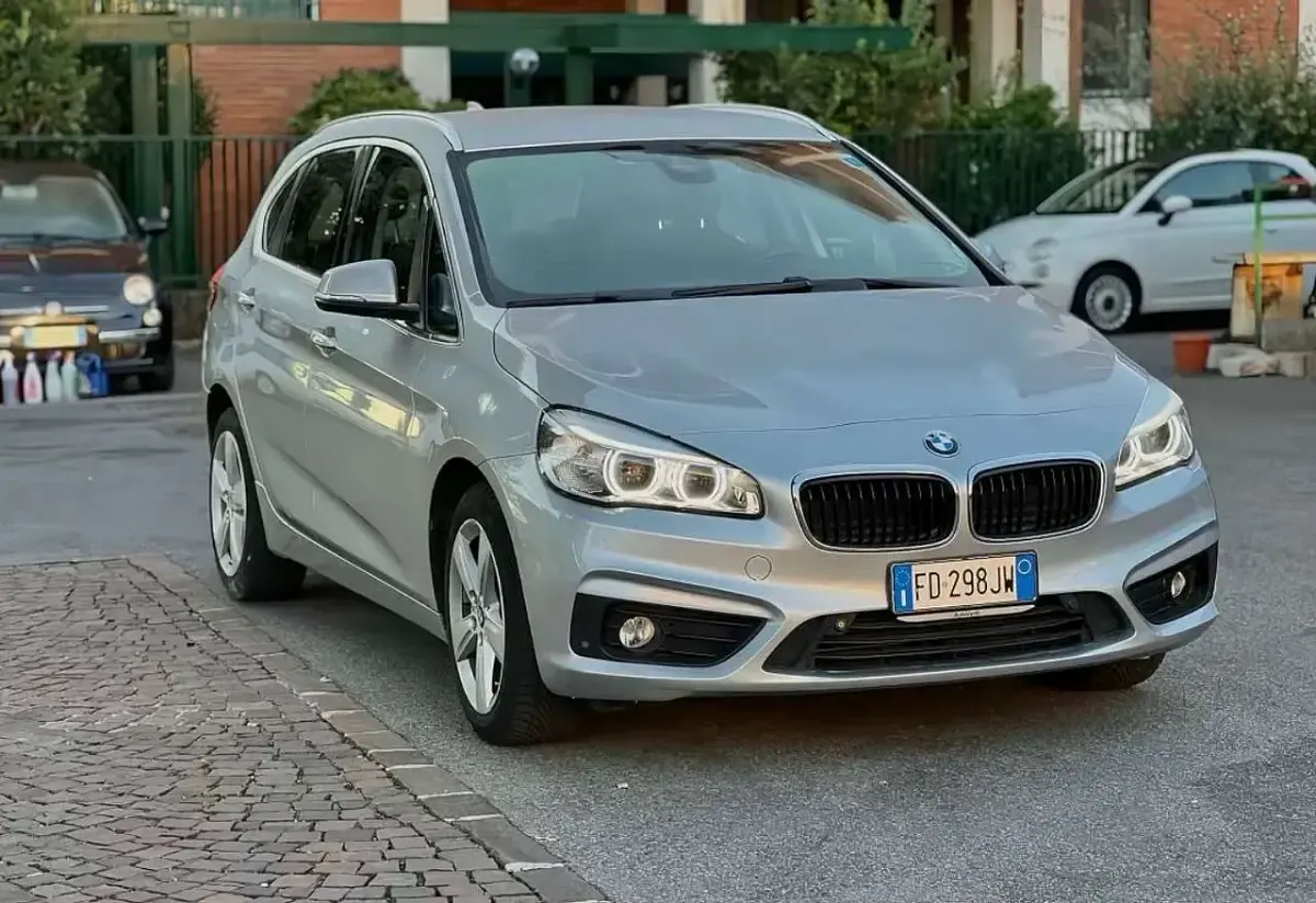 Usata BMW 216 Active Tourer Luxury Line 116 CV (85 kW) 2016 Grigio Monovolume