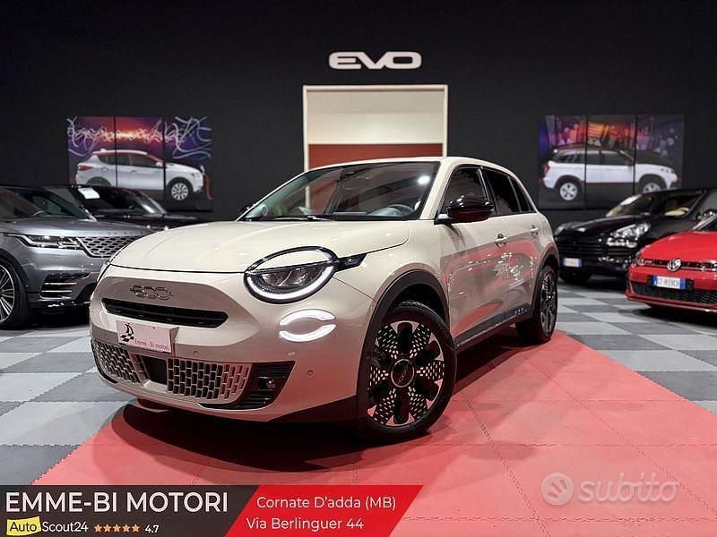 Usata Fiat 600 La Prima 101 CV (74 kW) 2024 Beige SUV