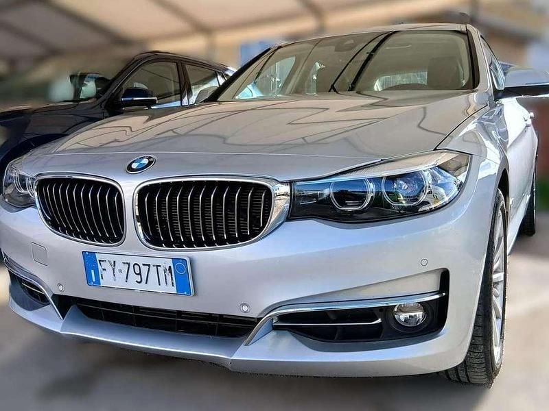Usata BMW 318 Gran Turismo Luxury Line 150 CV (110 kW) 2019 Argento Berlina