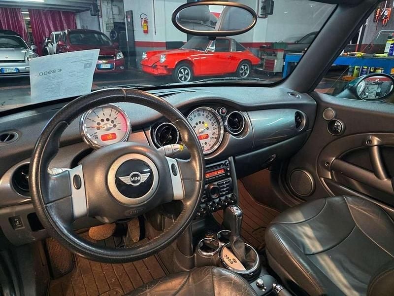 Usata Mini Cooper Cabriolet 116 CV (85 kW) 2008 Verde british Cabrio