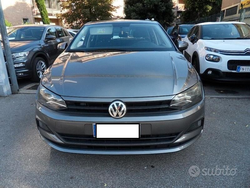 Grigio Usata 2018 VW Polo Trendline Tre volumi | 12.999 € (Ottimo prezzo) - Immagine 1/4
