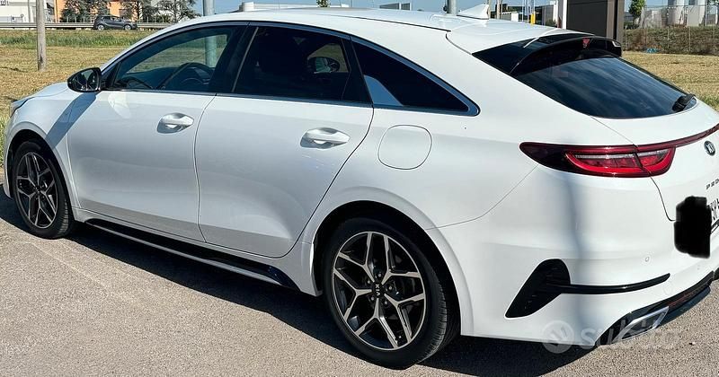Usata Kia ProCeed 136 CV (100 kW) 2021 Bianco Station wagon