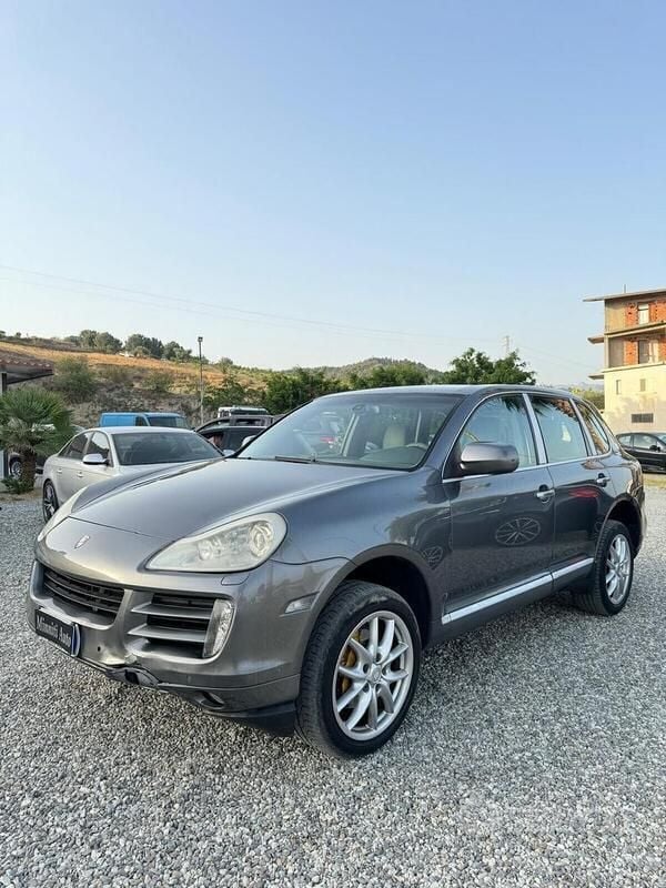 Usata Porsche Cayenne 239 CV (175 kW) 2009 Grigio SUV