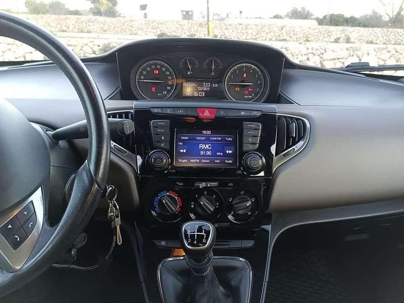 Usata Lancia Ypsilon Platinum 69 CV (50 kW) 2016 Utilitaria