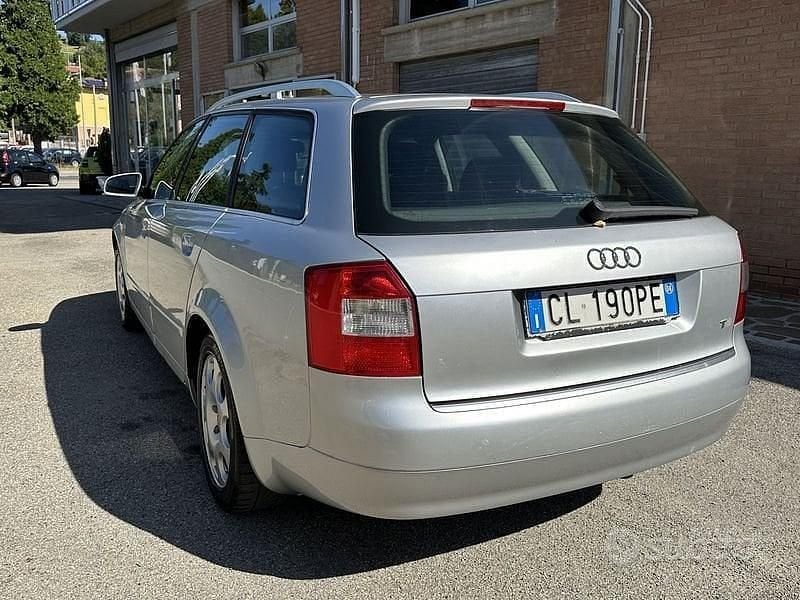 Usata Audi A4 Comfort 131 CV (96 kW) 2003 Grigio Station wagon