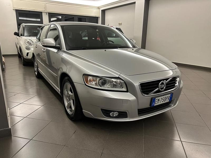 Usata Volvo V50 R-Design 115 CV (84 kW) 2012 Argento Station wagon