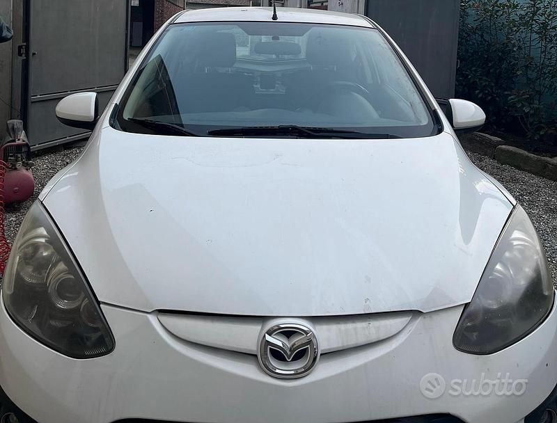 Usata Mazda 2 75 CV (55 kW) 2009 Bianco Utilitaria