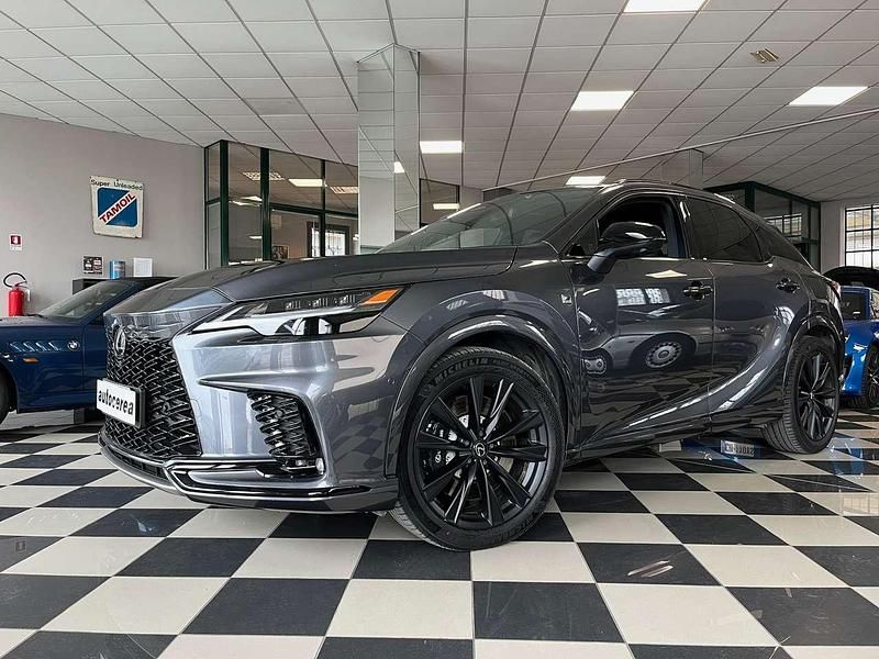 Usata Lexus RX500h 272 CV (200 kW) 2023 Grigio antracite met. SUV