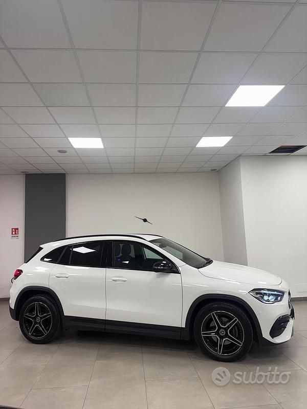 Bianco Usata 2023 Mercedes GLA200 Premium SUV | 37.990 € (Ottimo prezzo) - Immagine 1/4
