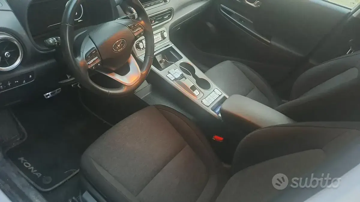 Usata Hyundai Kona 26 kW (36 CV) 2023 Bianco SUV