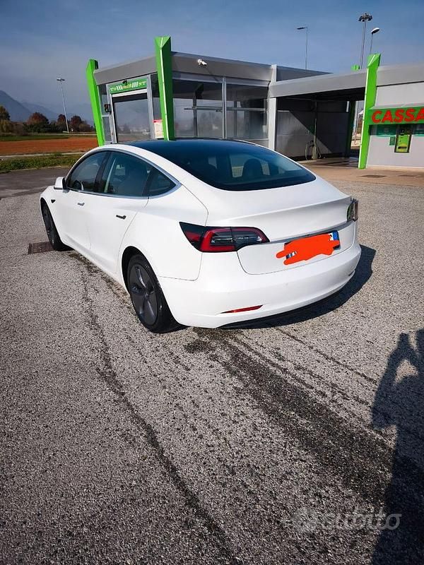 Usata 2020 Tesla Model 3 Berlina | 24.000 € (Buon prezzo) - Immagine 1/4