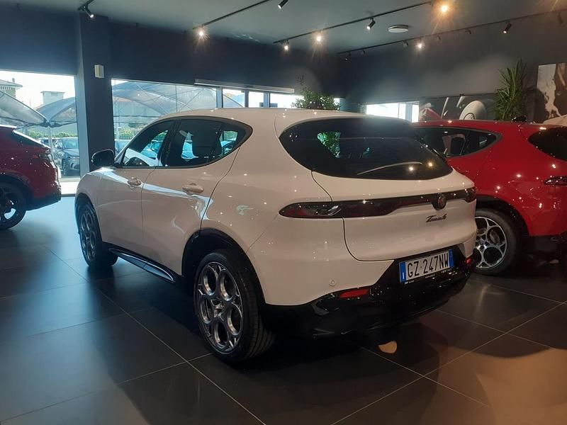 Uusi Alfa Romeo Sprint Sprint 160 HP (117 kW) 2025 Valkoinen Coupe - kaksiovinen