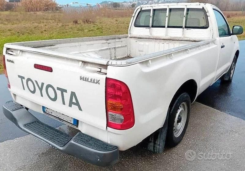 Usata Toyota HiLux SR 120 CV (88 kW) 2009 Bianco Pick-up