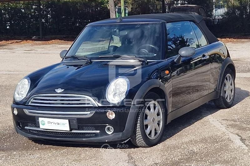 Usata Mini One Cabriolet 90 CV (66 kW) 2005 Nero Cabrio