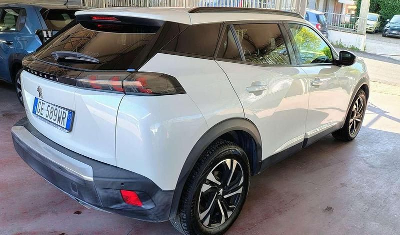 Usata Peugeot 2008 Allure 102 CV (75 kW) 2021 Bianco SUV