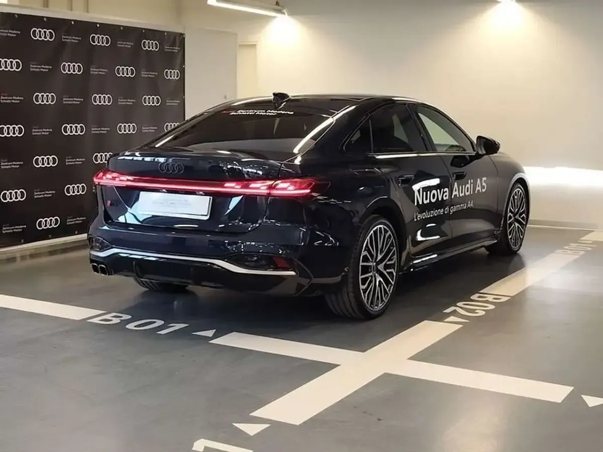 Usata Audi A5 S-Line 204 CV (150 kW) 2024 Blu/azzurro Berlina