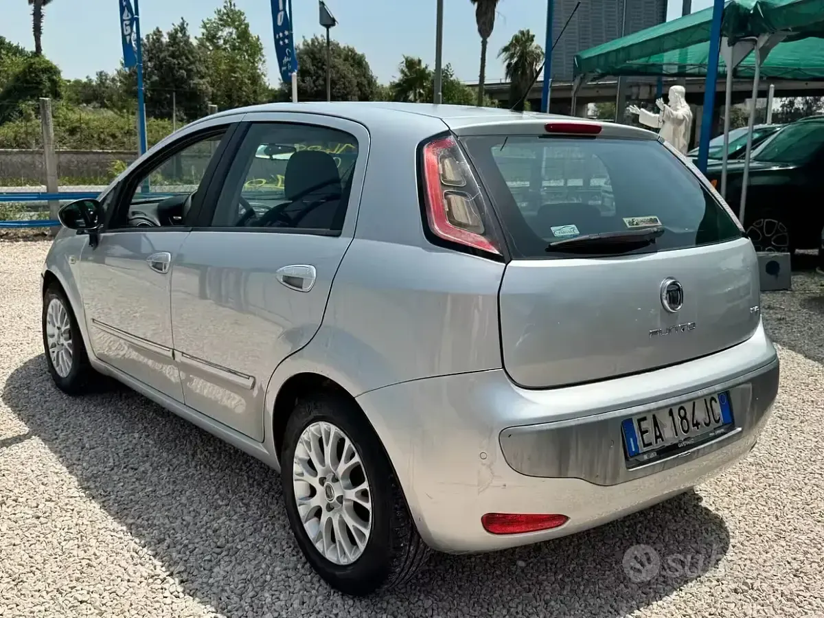 Usata Fiat Grande Punto 77 CV (56 kW) 2010 Grigio Utilitaria