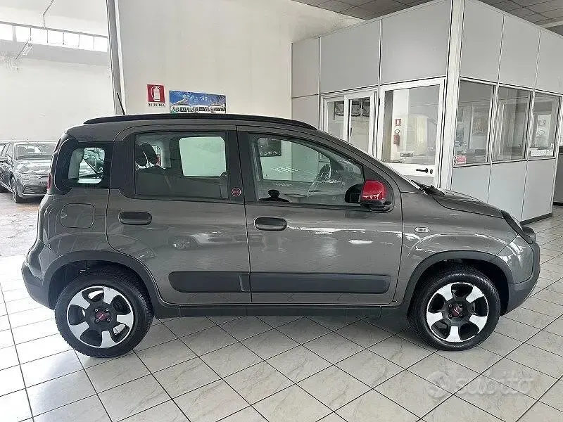 Usata Fiat Panda Cross Cross 69 CV (50 kW) 2023 Grigio Utilitaria