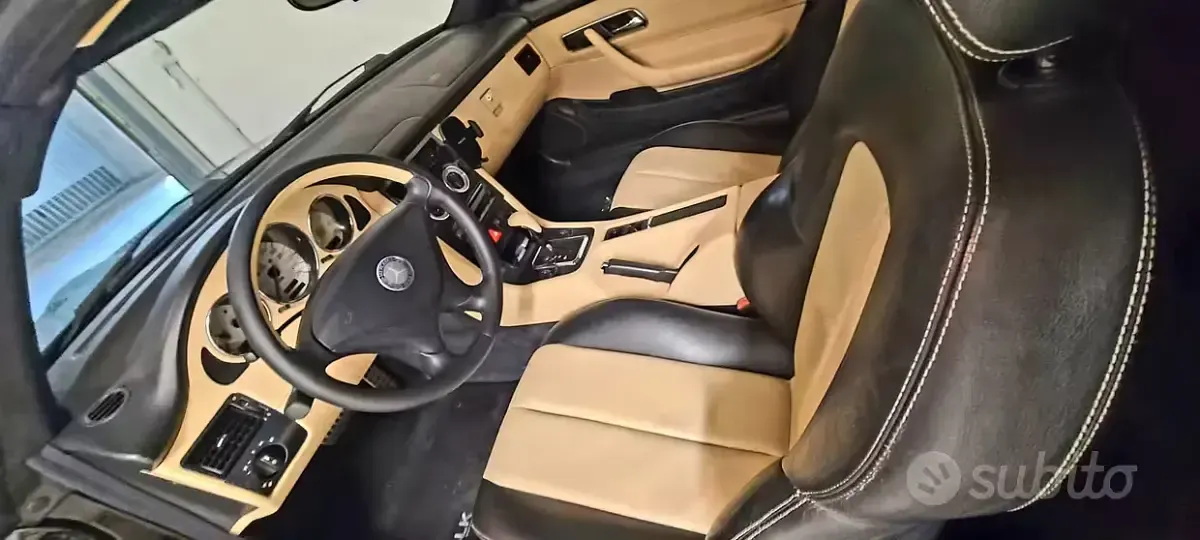 Usata Mercedes SLK320 218 CV (160 kW) 2000 Nero Cabrio