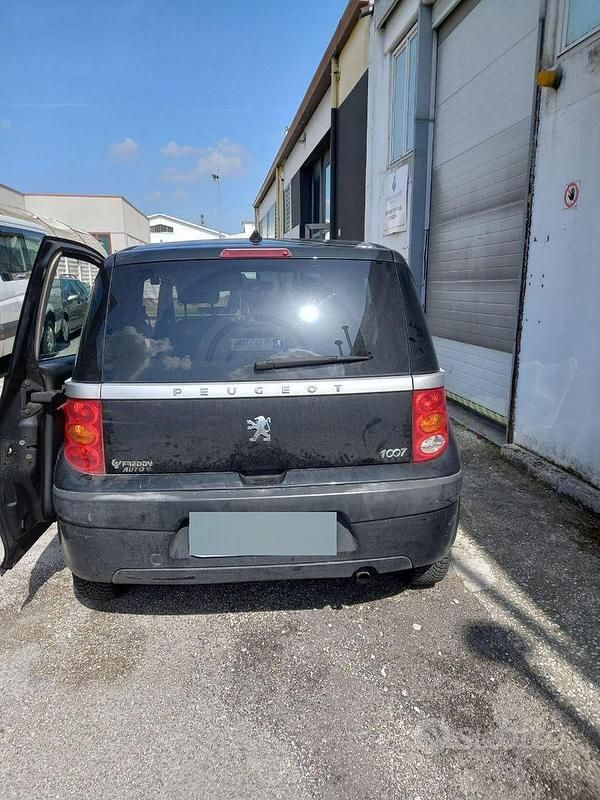 Usata Peugeot 1007 70 CV (51 kW) 2006 Nero Monovolume